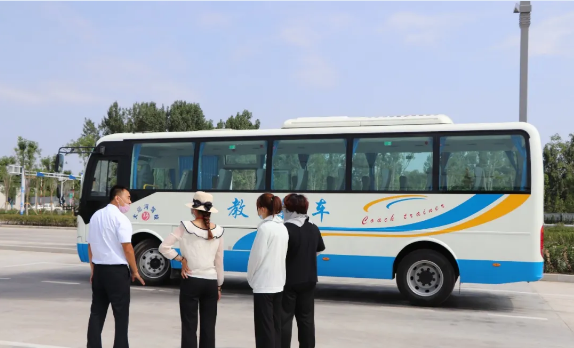 【濟寧大運河駕?！俊胺殴芊毙屡e措：小型汽車駕駛證申請年齡上限不再限制！(圖5)