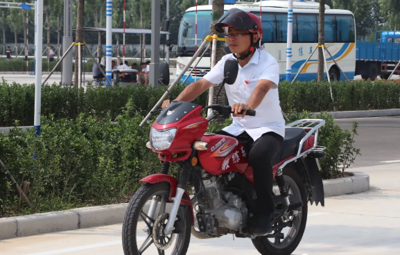 【濟寧大運河駕校】“放管服”新舉措：小型汽車駕駛證申請年齡上限不再限制！(圖9)