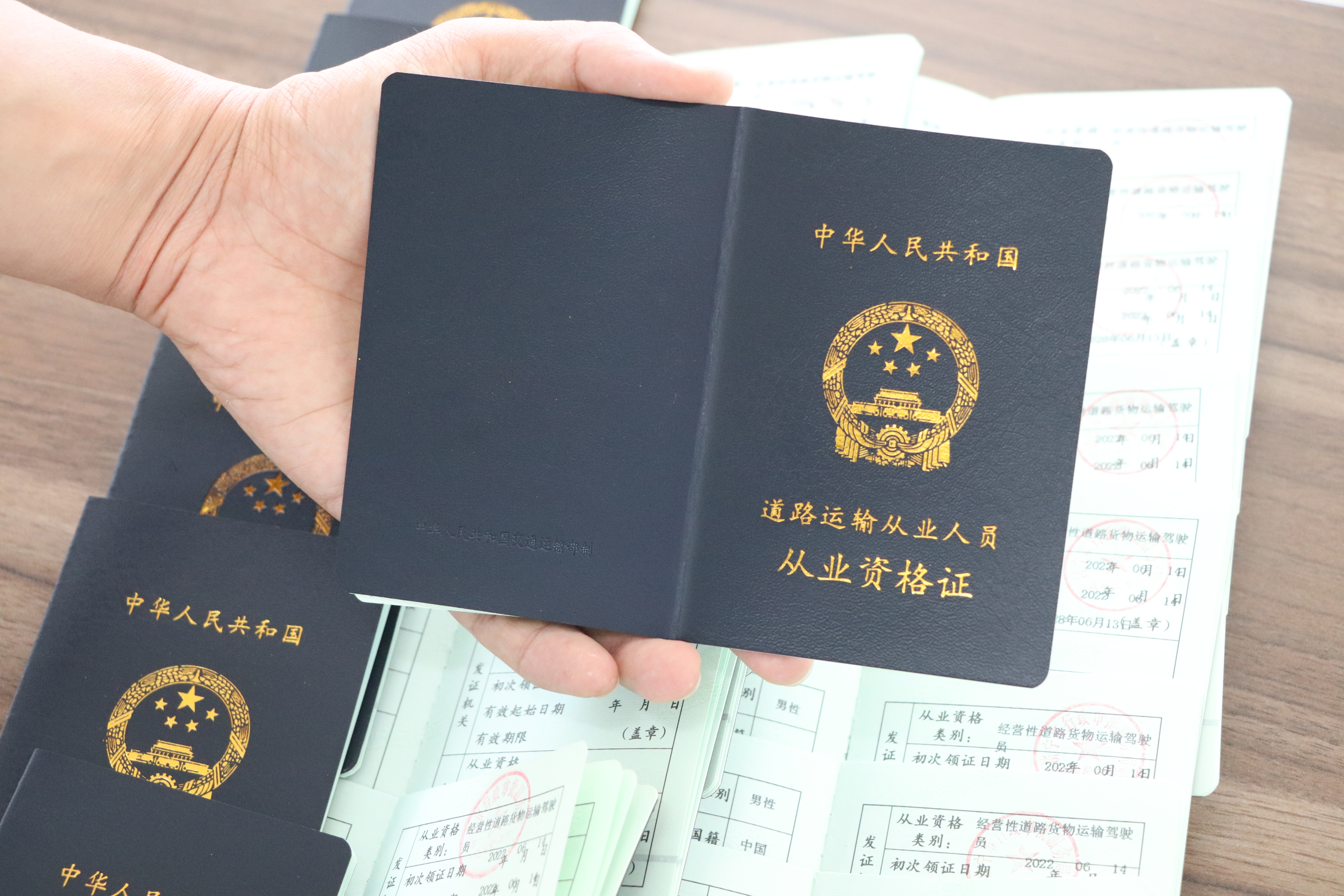【濟(jì)寧大運(yùn)河駕校】客貨運(yùn)上崗證火熱報(bào)名中，大車司機(jī)必備！(圖3)