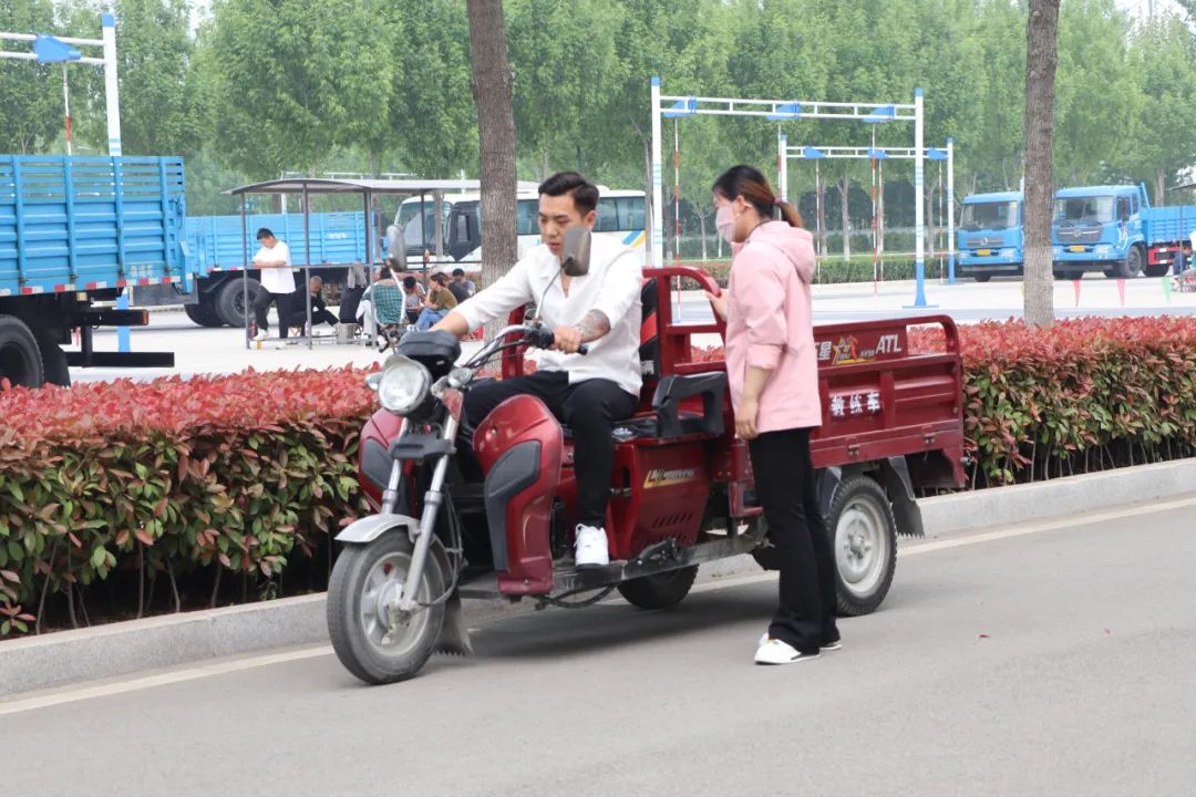 【濟寧大運河駕?！课逅那嗄旯?jié)丨致青春，充實自己，來學車！(圖2)